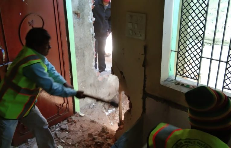 उज्जैन पुलिस ने सटोरिए का मकान तोड़ा